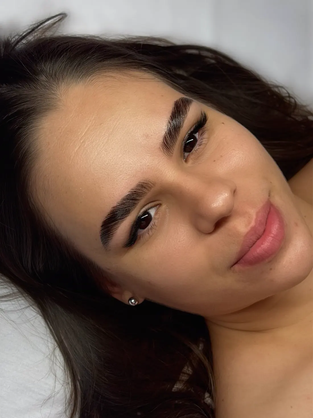 Resultado de brow lamination em uma cliente