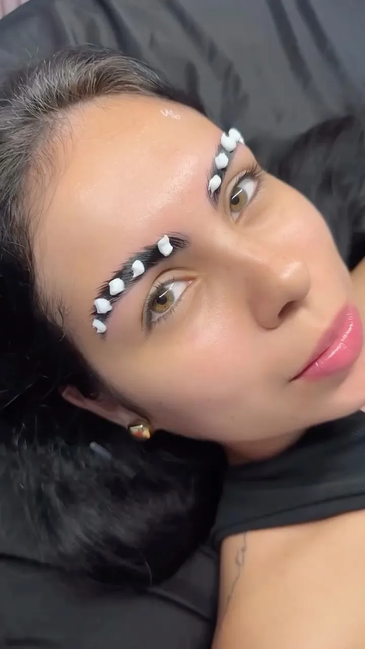 Resultado de brow lamination no Ellas Studio